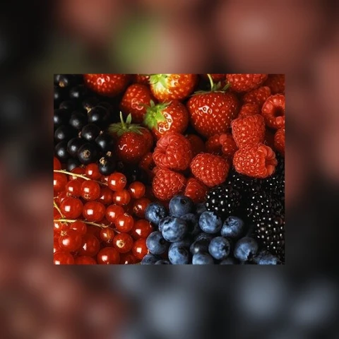 Сбор ягод: Ягодный календарь и полезные свойства ягод
