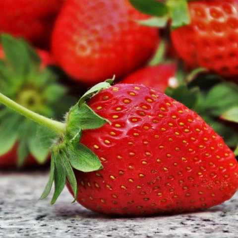 strawberries-gb42495586_1280