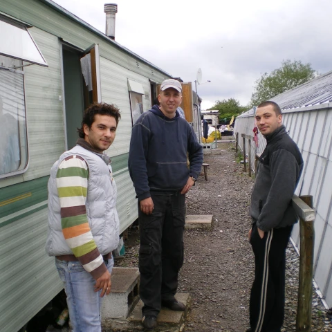rabota-na-salatnoi-ferme-traktaristom-so-znaniem-angliiskogo-iazyka